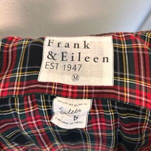 FRANK & EILEEN BUTTON DOWN SHIRT